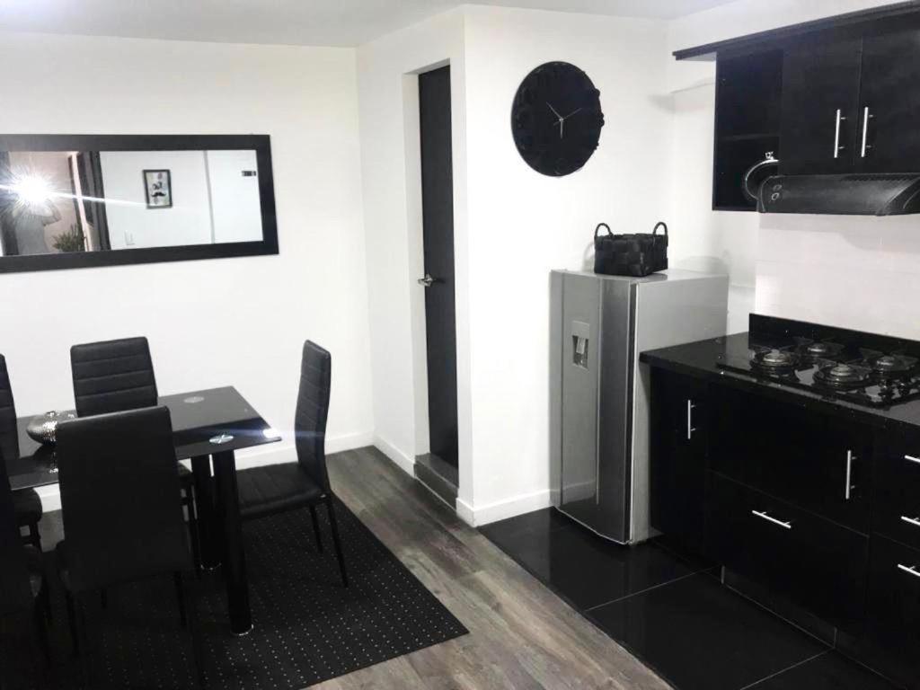 Estadio Apartamentos Medellín Esterno foto